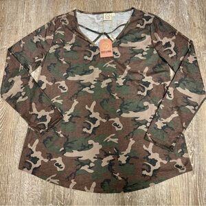 Camo V-Neck Long Sleeve Top